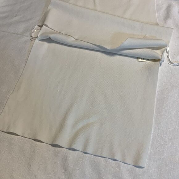 Crescent Size Medium sleeveless white mock turtleneck w/side splits - Picture 8 of 8